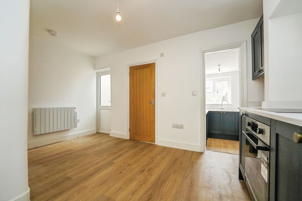Property photo 3 of 17 Photo