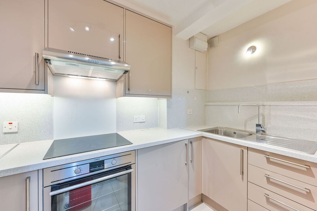 Property photo 1 of 4