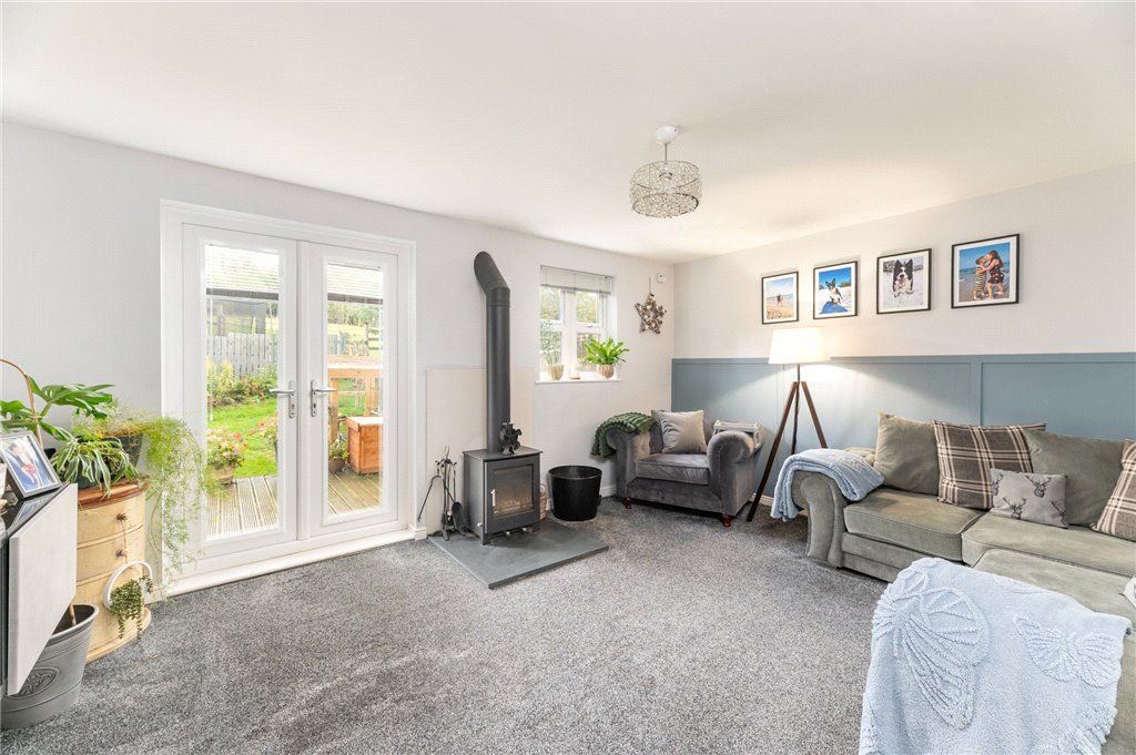 Property photo 2 of 25 Lounge