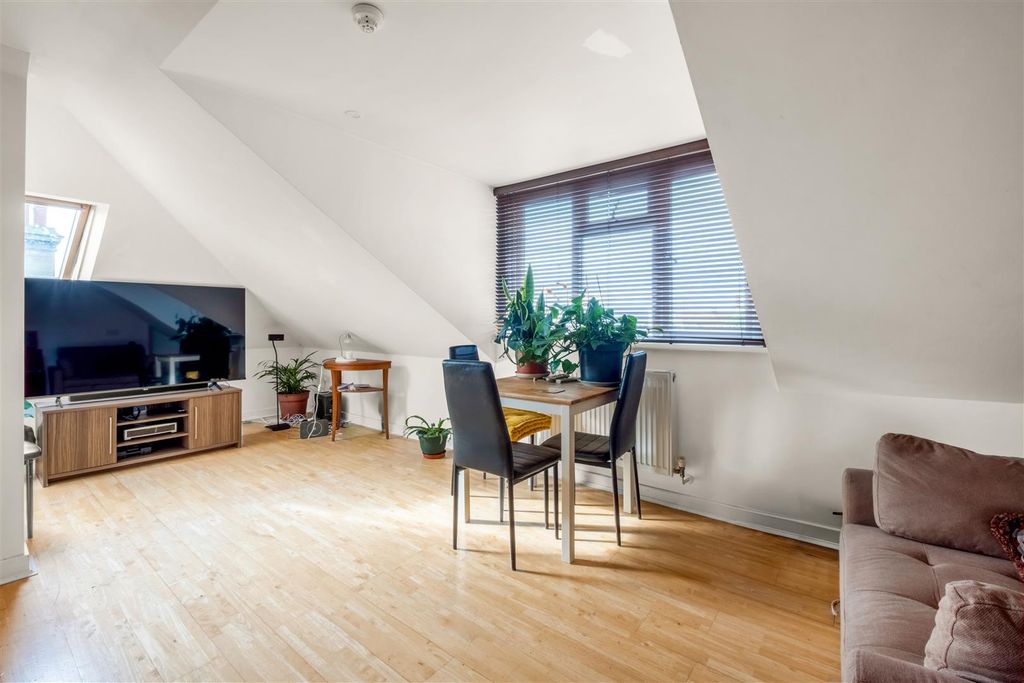 Property photo 2 of 12 F4, 46 Denmark Villas-3.Jpg