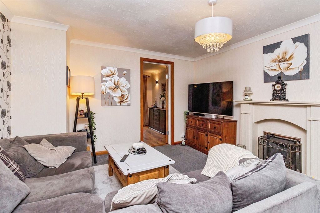 Property photo 2 of 28 Picture No. 32