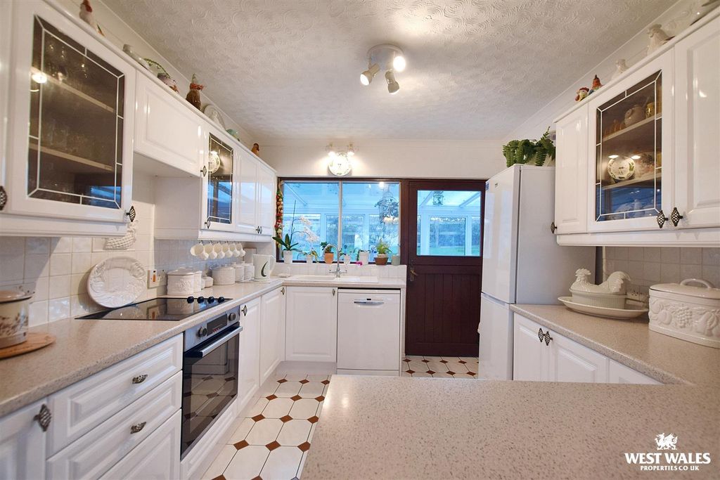 Property photo 1 of 23 Kitchen
