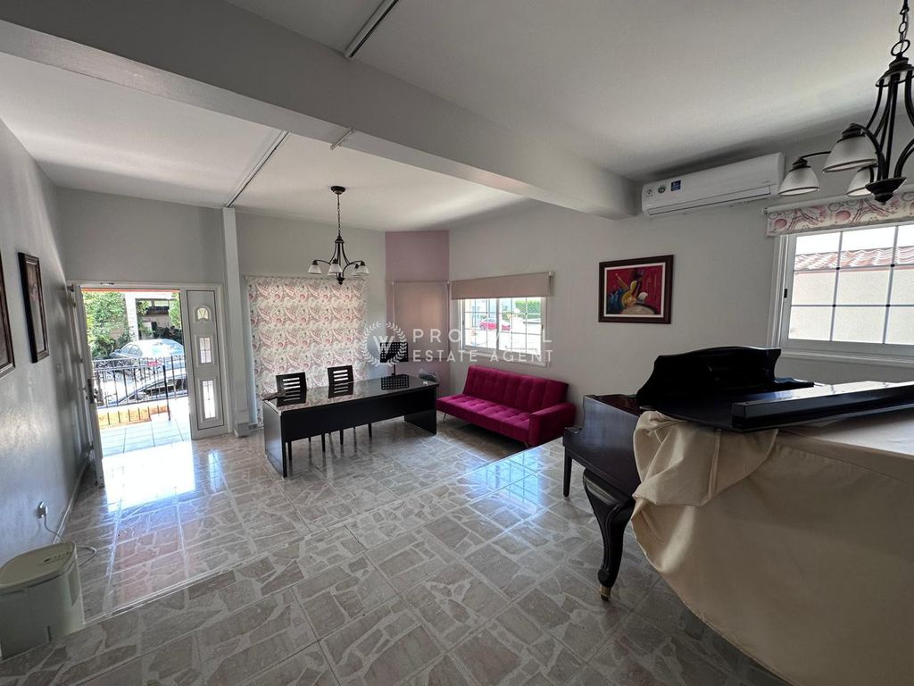 Property photo 2 of 58