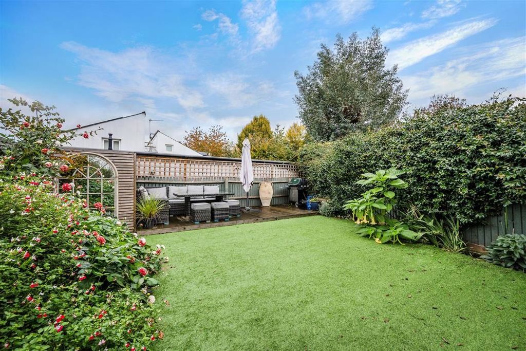 Property photo 3 of 12