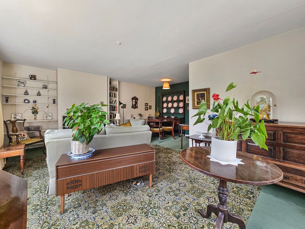 Property photo 3 of 18 1000152508