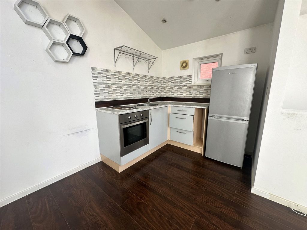 Property photo 3 of 11 Picture No. 19