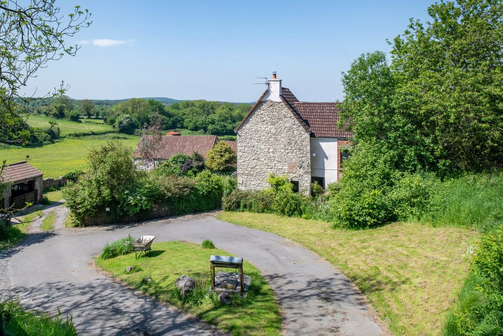 Property photo 1 of 22