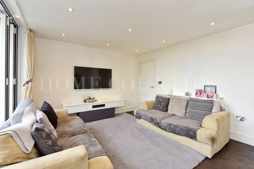 Property photo 3 of 24