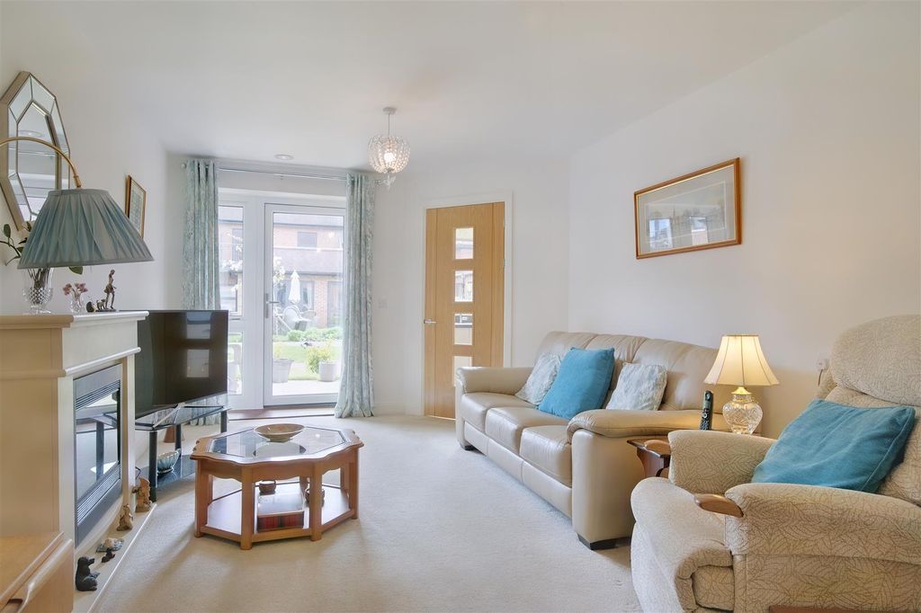 Property photo 2 of 21 8546531-Interior27.Jpg