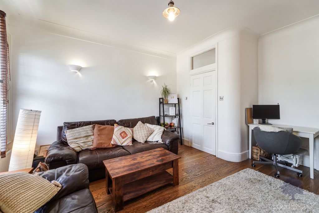 Property photo 3 of 11 Picture No. 06