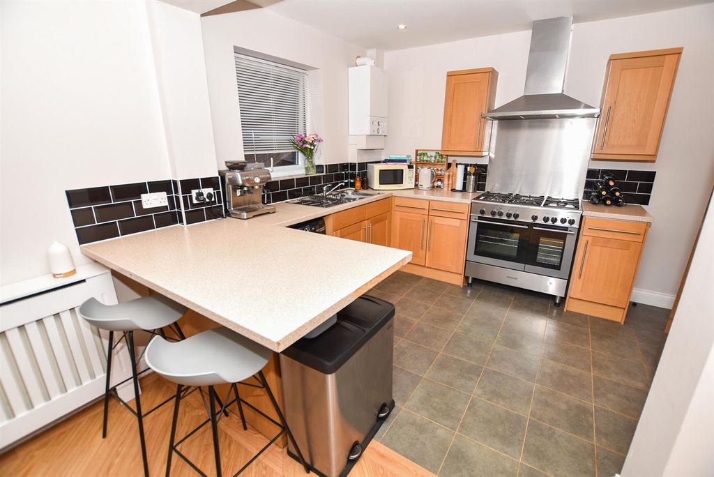 Property photo 3 of 24 Kitchen