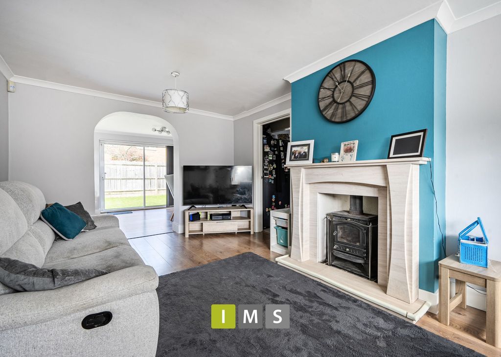 Property photo 2 of 20