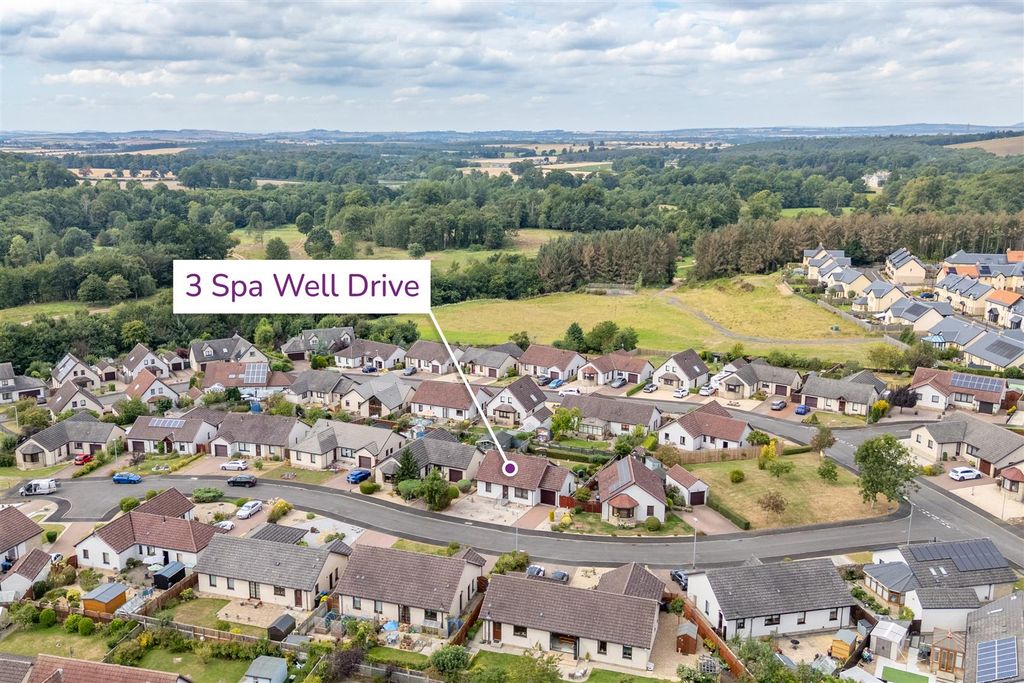 Property photo 2 of 15 3_Spa_Well_Drive-02.Jpg