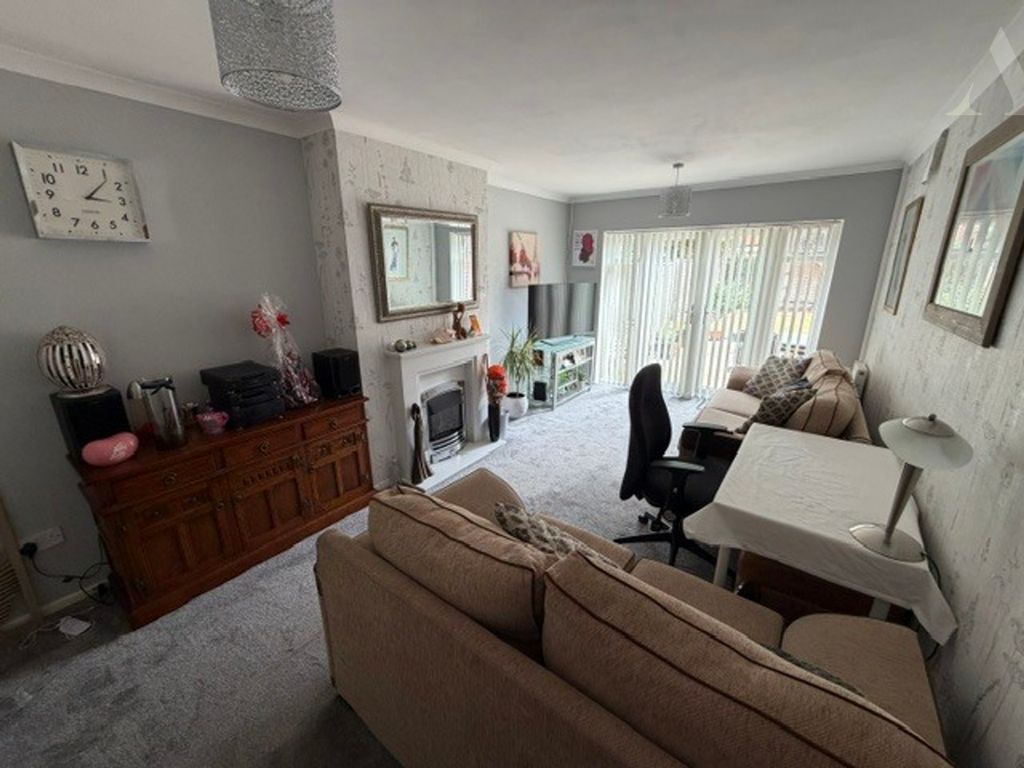 Property photo 2 of 15 50 Hilltop Drive Living Room.Jpeg