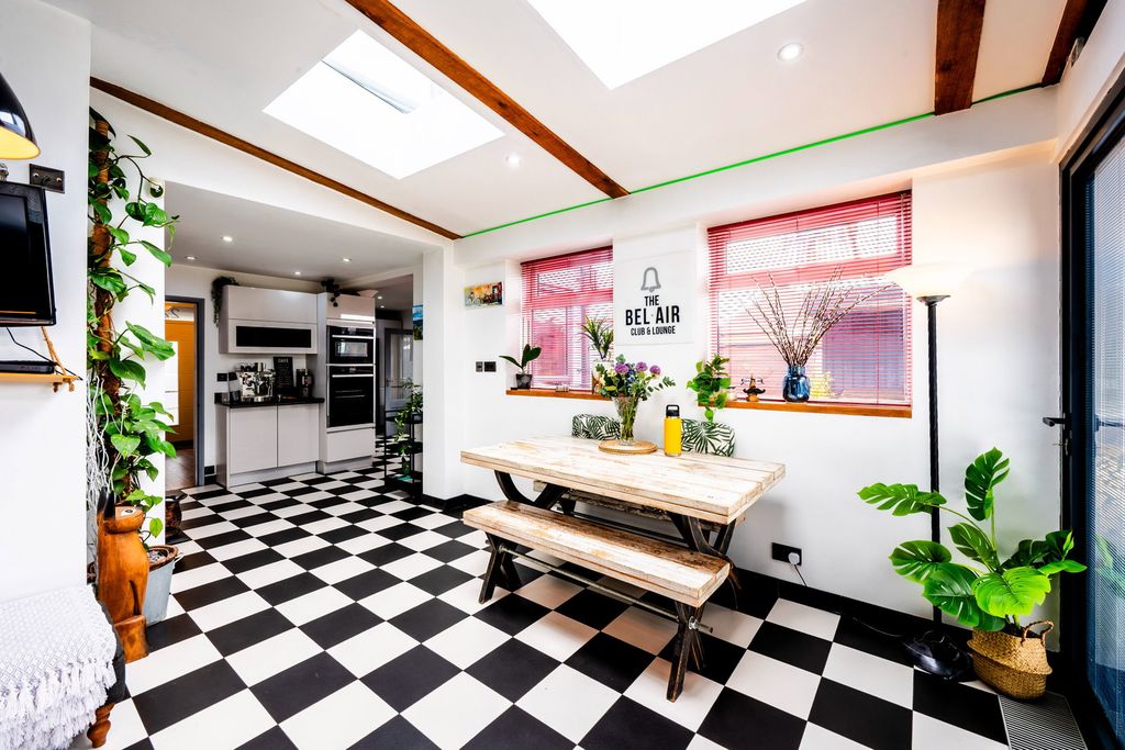 Property photo 3 of 29