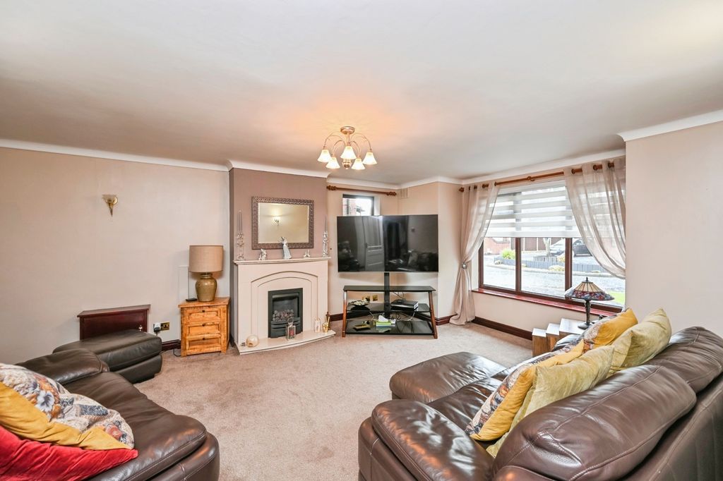 Property photo 2 of 25 Pbox-Img.Jpg