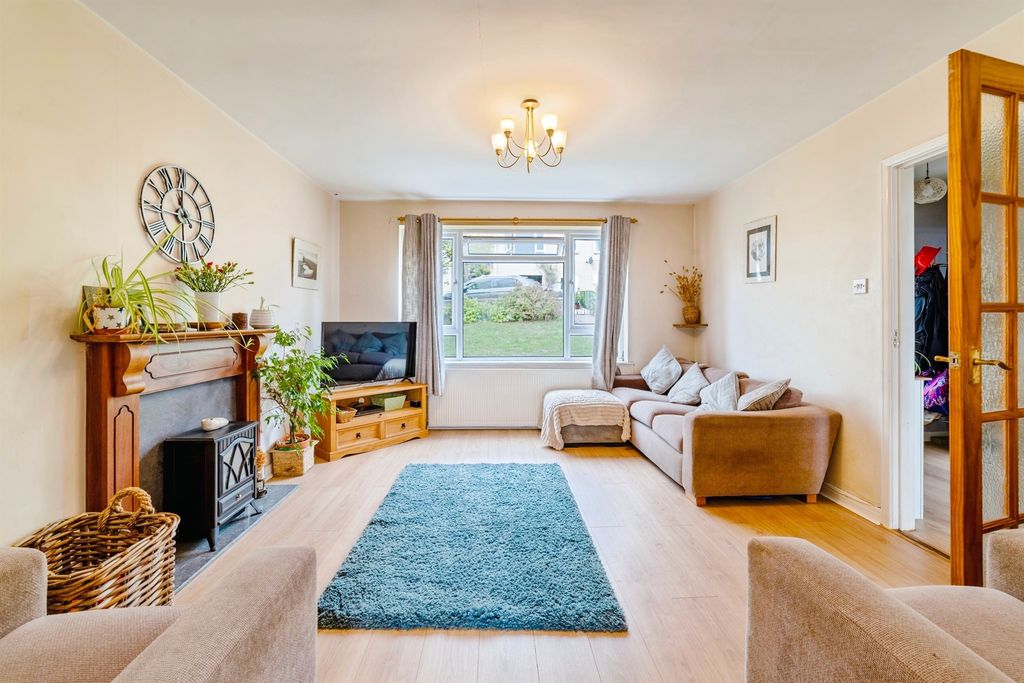 Property photo 3 of 19