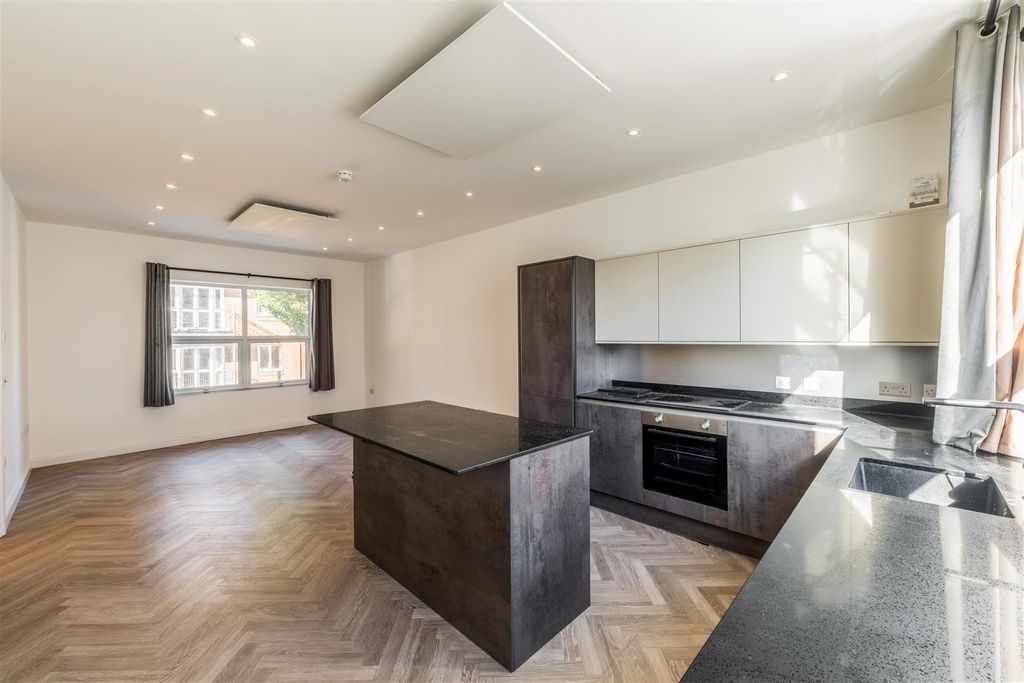Property photo 3 of 17 F17, 2 Osmond Road-6.Jpg
