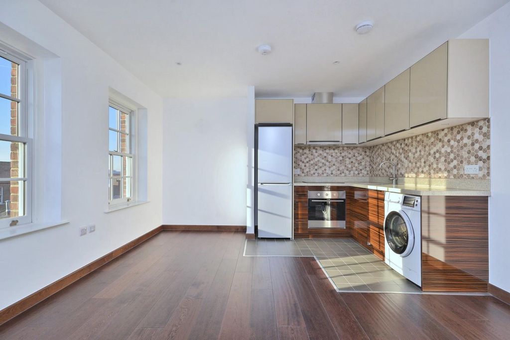 Property photo 2 of 9 Image