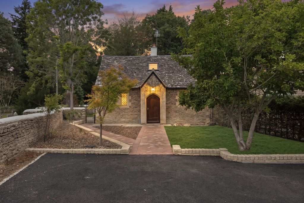 Property photo 1 of 35
