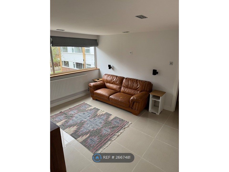 Property photo 1 of 8 Lounge