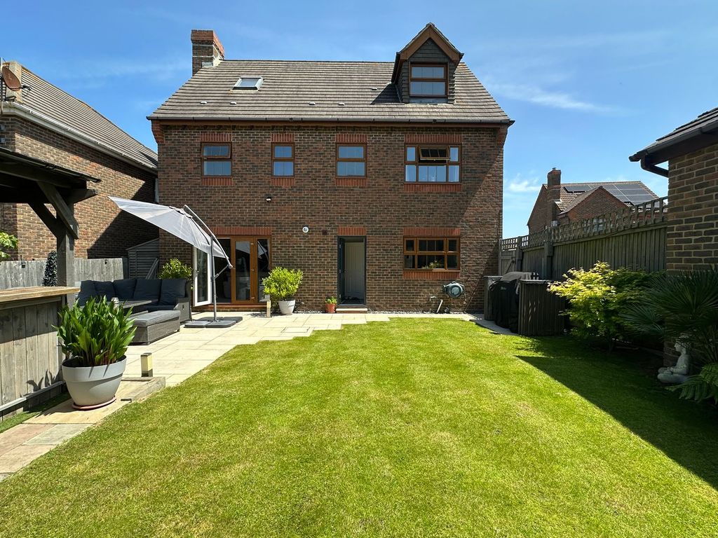 Property photo 2 of 26
