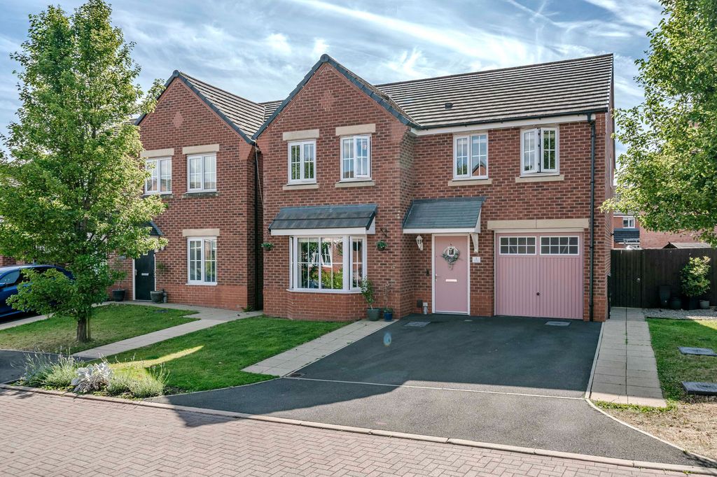 Property photo 1 of 53