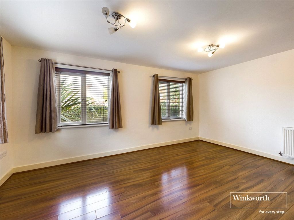 Property photo 3 of 13 Picture No. 27