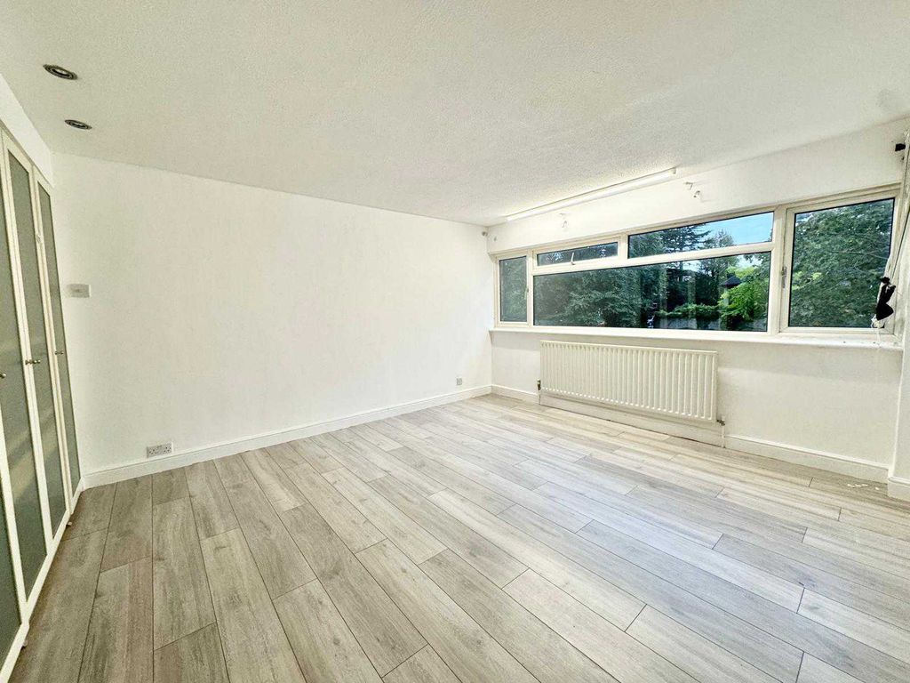 Property photo 1 of 9 3 Bed Terraced House To Rent Park Hill Rise, London Cr0