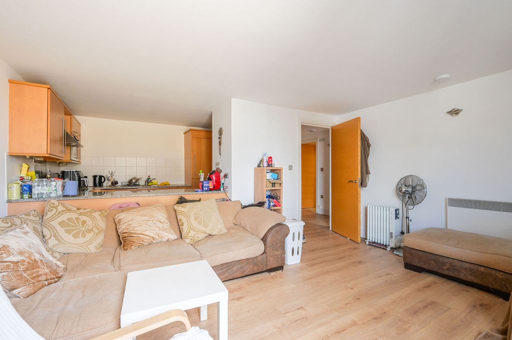 Property photo 1 of 6
