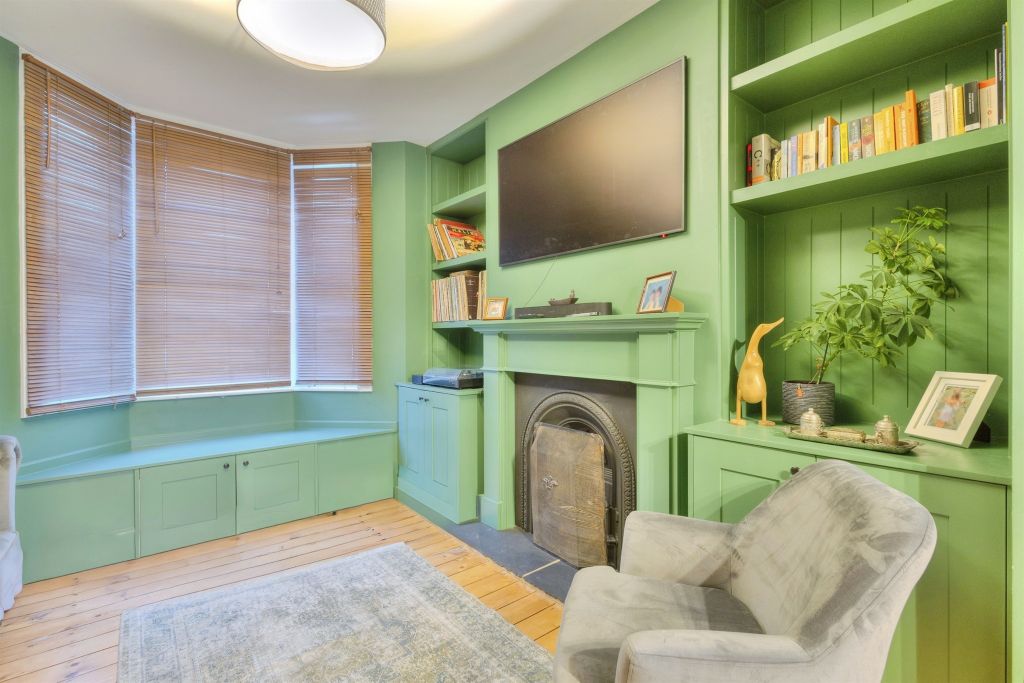 Property photo 2 of 36