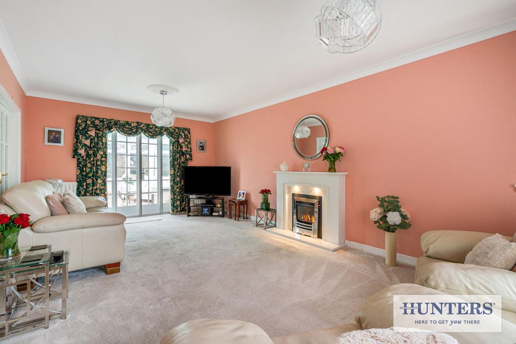 Property photo 2 of 25 Living Room