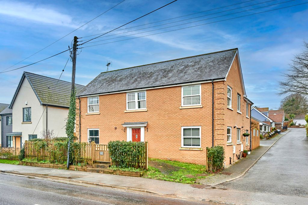 Property photo 2 of 32