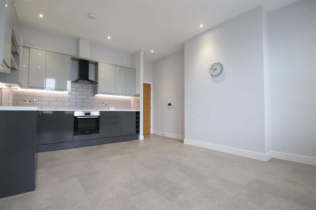 Property photo 3 of 8 Img_5299.Jpg