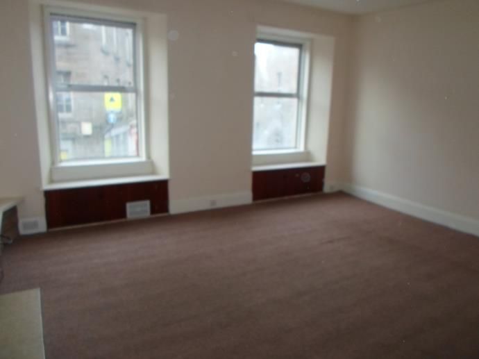 Property photo 1 of 9 Lounge