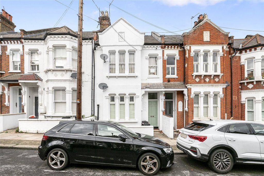 Property photo 3 of 9 External