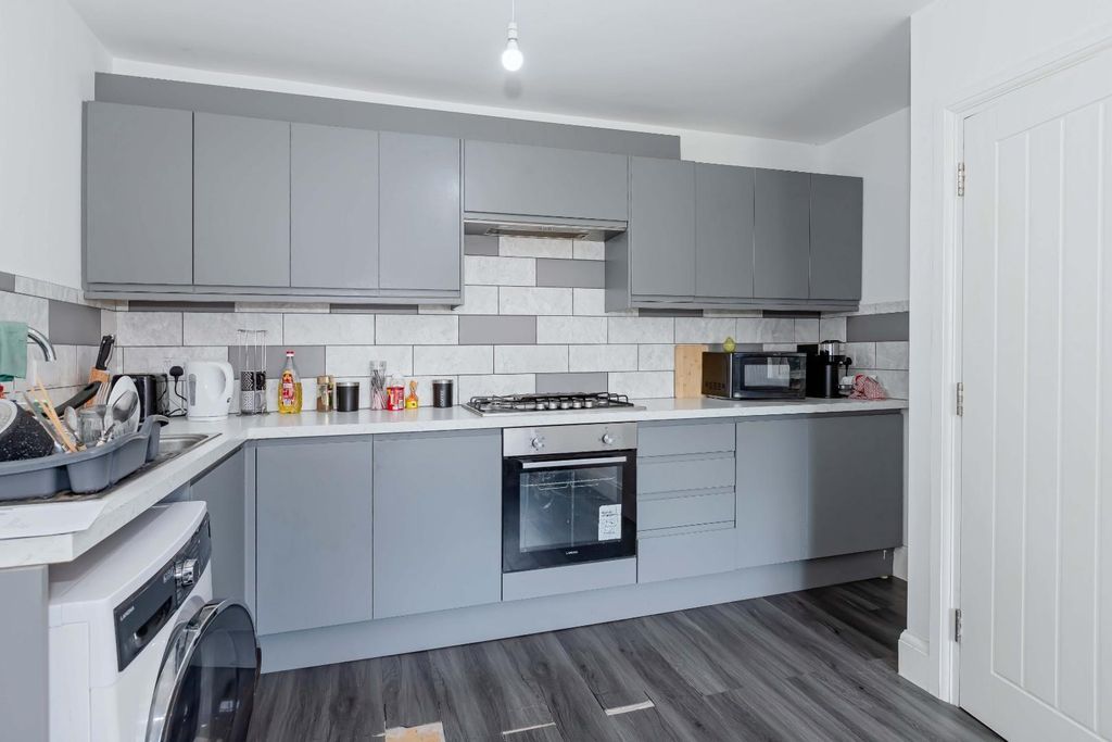 Property photo 2 of 9 Crabtree Lane_19.Jpg
