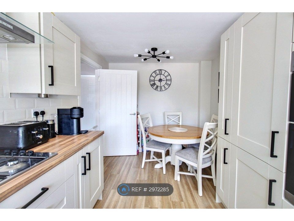 Property photo 2 of 15 Kitchen