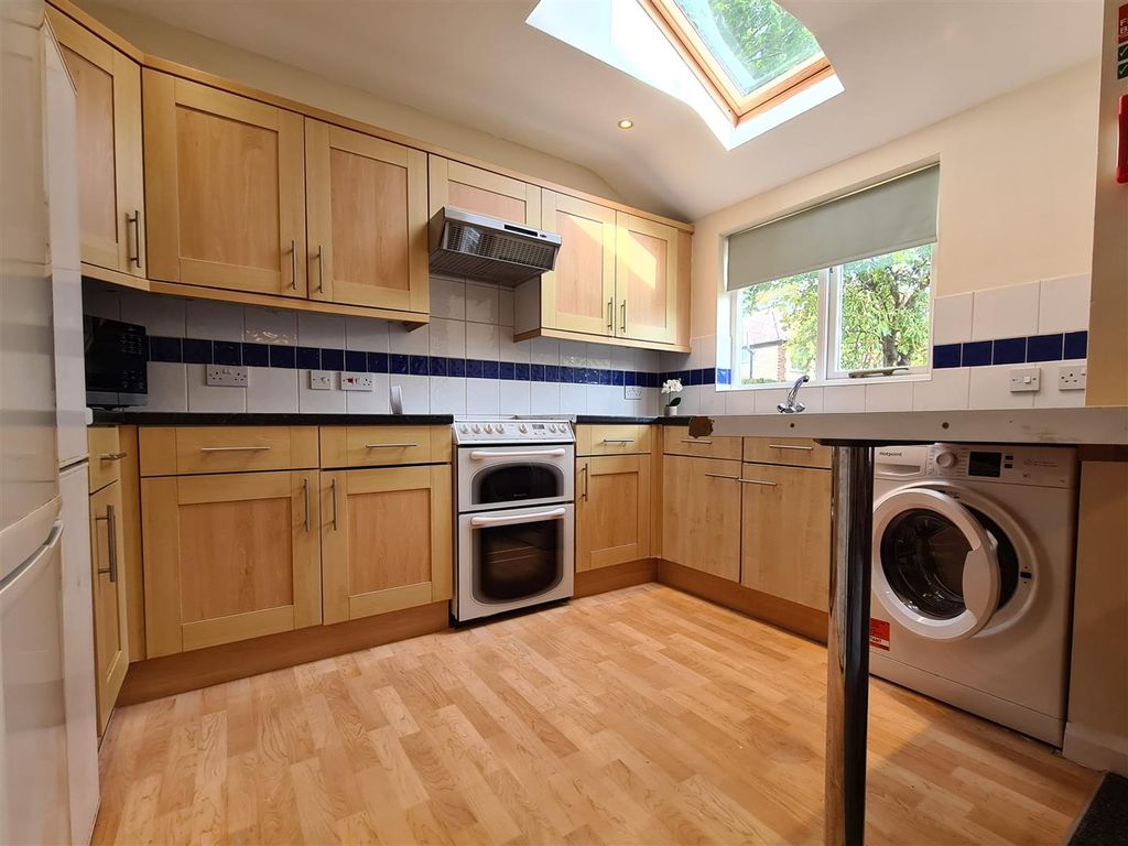 Property photo 2 of 17 Kitchen