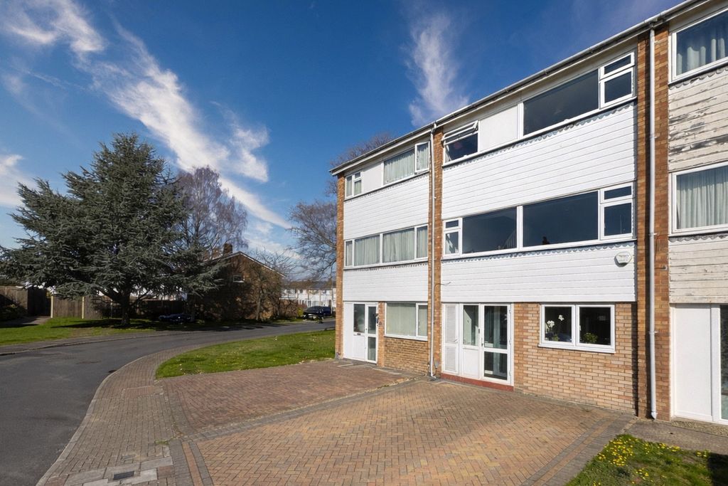 Property photo 2 of 17