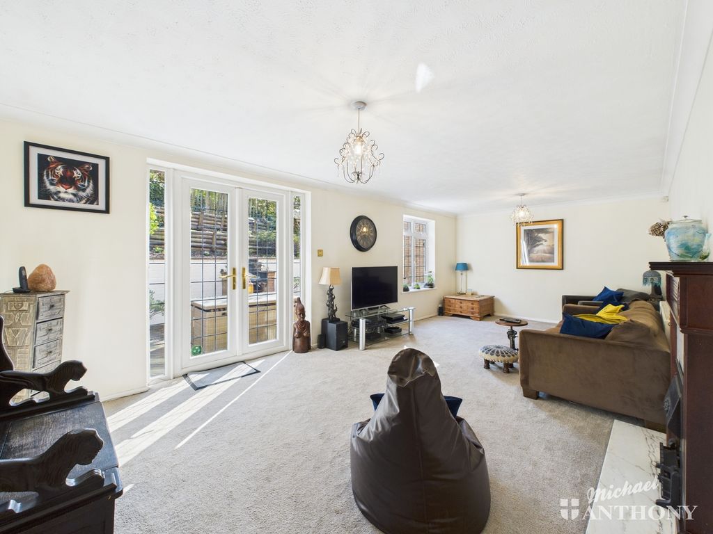 Property photo 2 of 26 Living Room