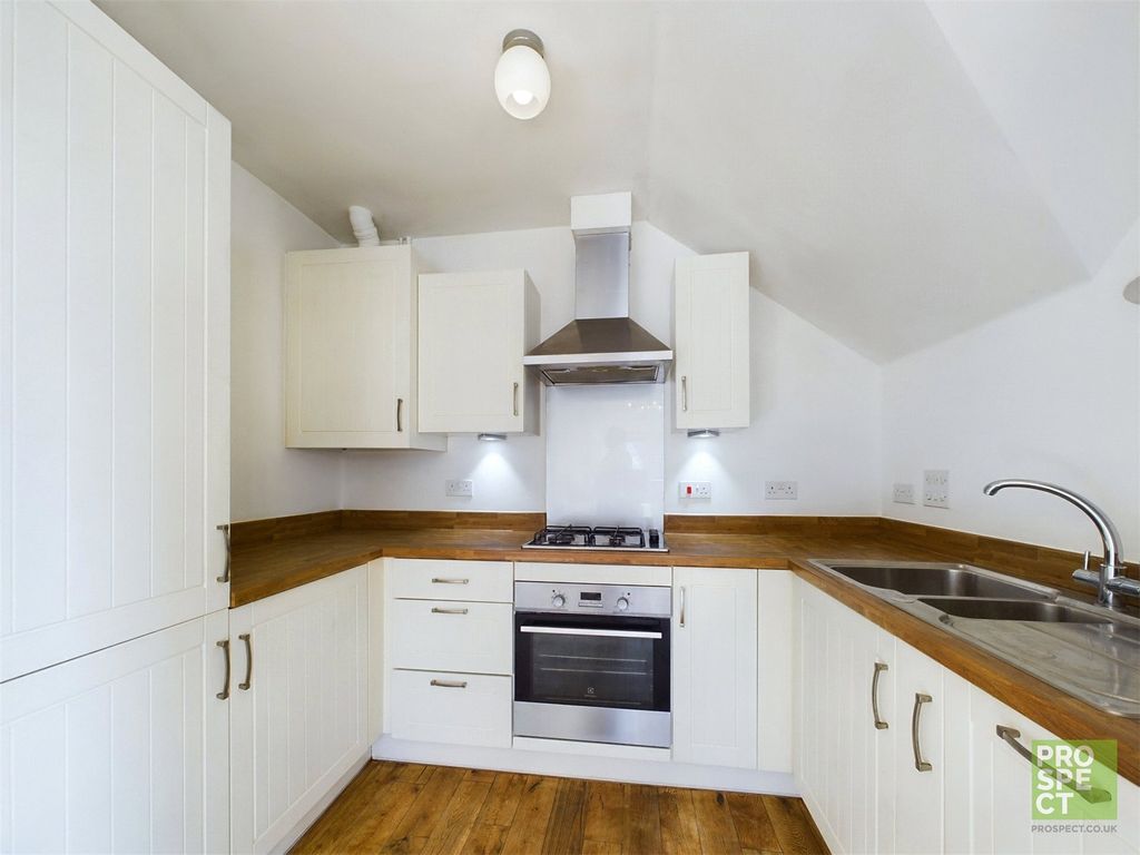 Property photo 2 of 9 Picture No. 18