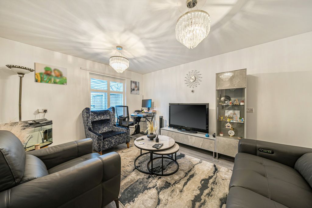 Property photo 2 of 18 1428763-9-69B2F76...