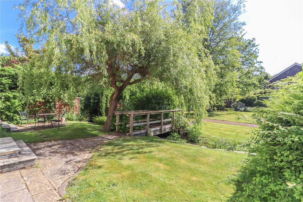 Property photo 2 of 23 Picture No. 30