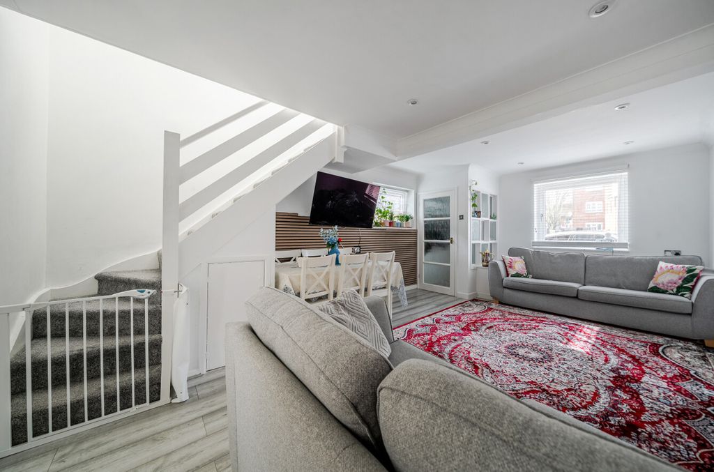 Property photo 2 of 12 1421607-6-69A98De...