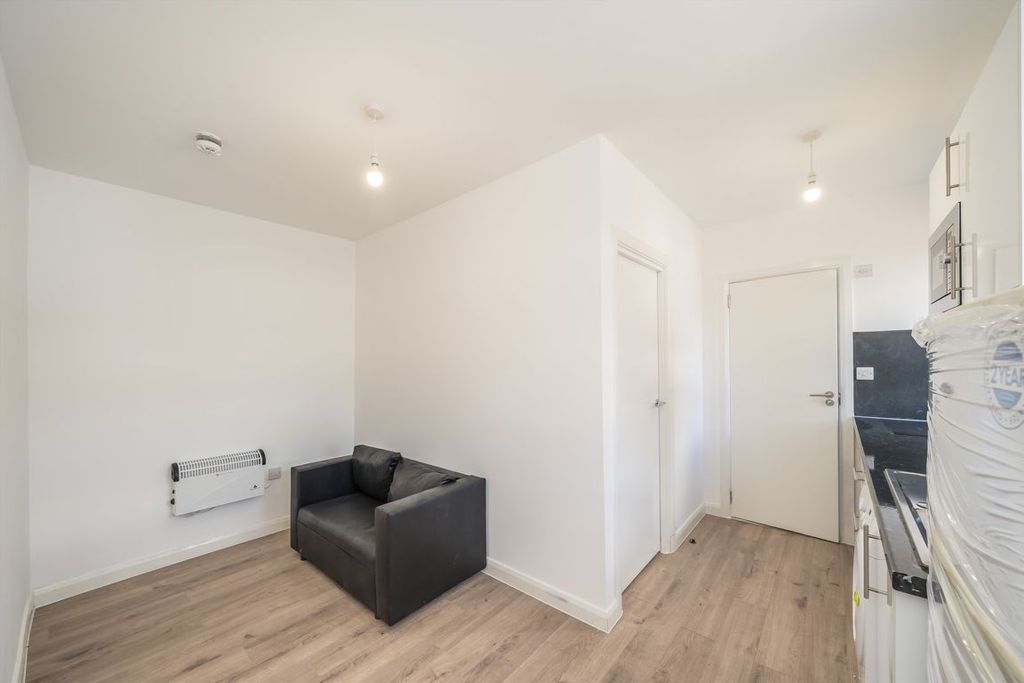 Property photo 1 of 4