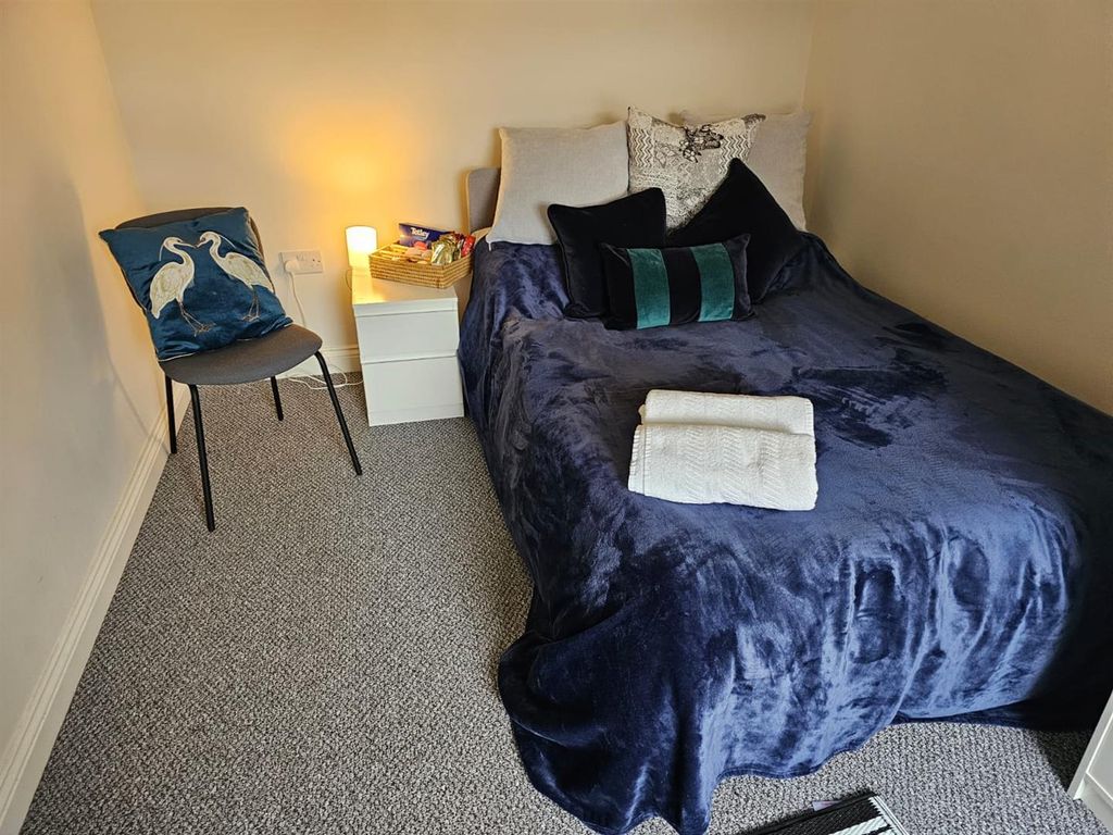 Property photo 1 of 10 Bedroom 3