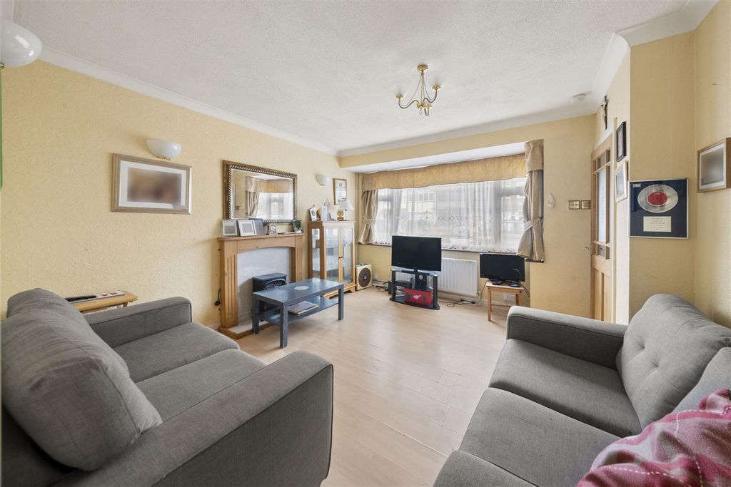 Property photo 3 of 14