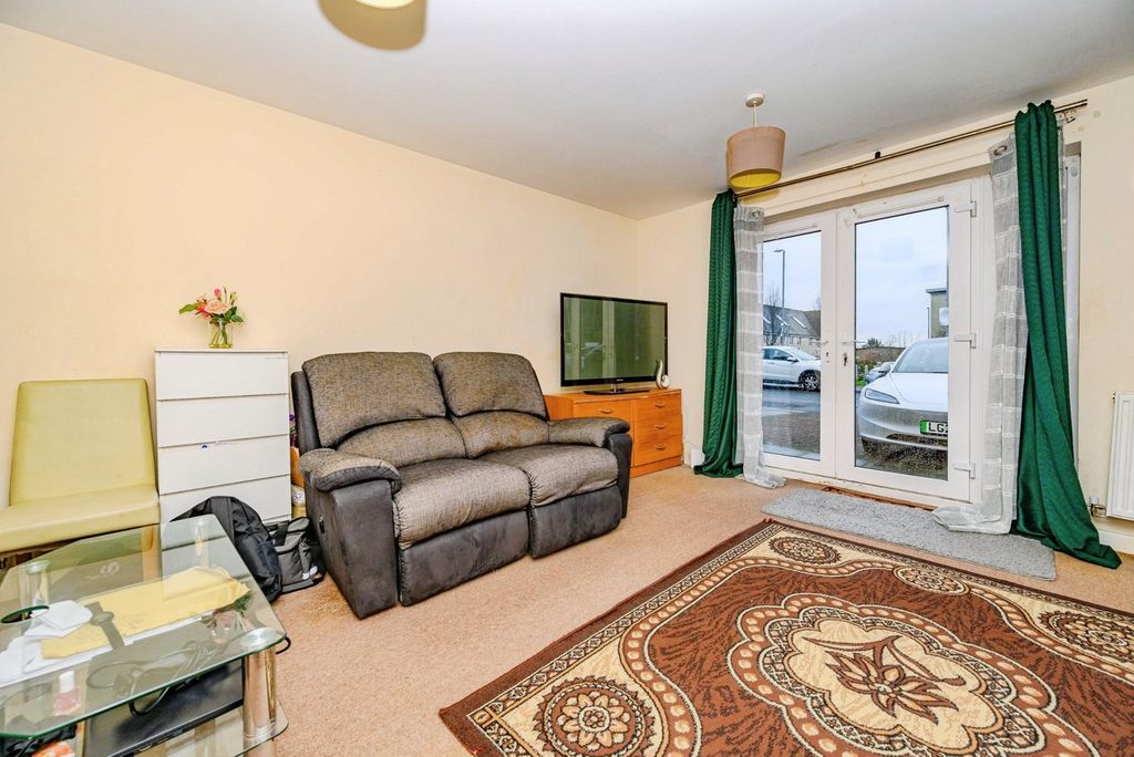 Property photo 2 of 12 Pbox-Img.Jpg