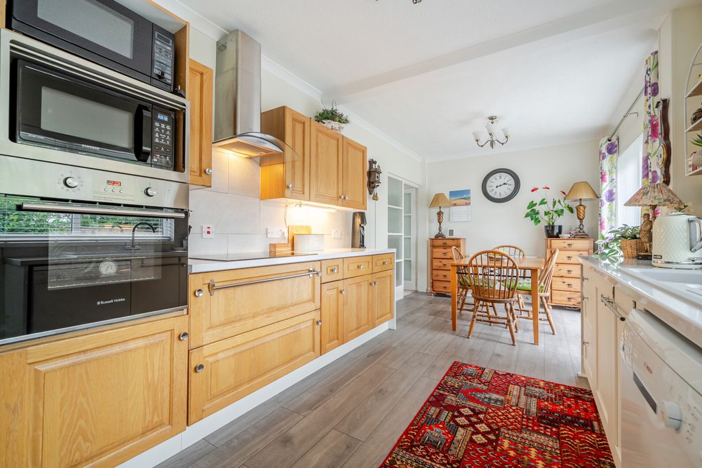 Property photo 3 of 9 Kitchen/Diner